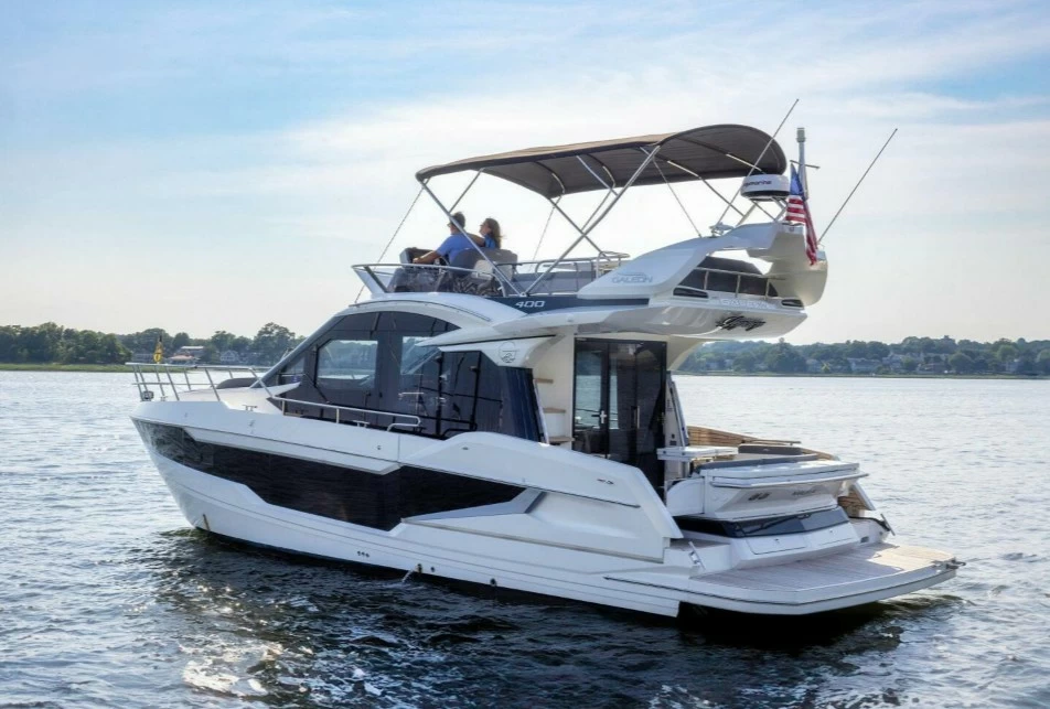 卡帝尔(Galeon)400二手飞桥游艇