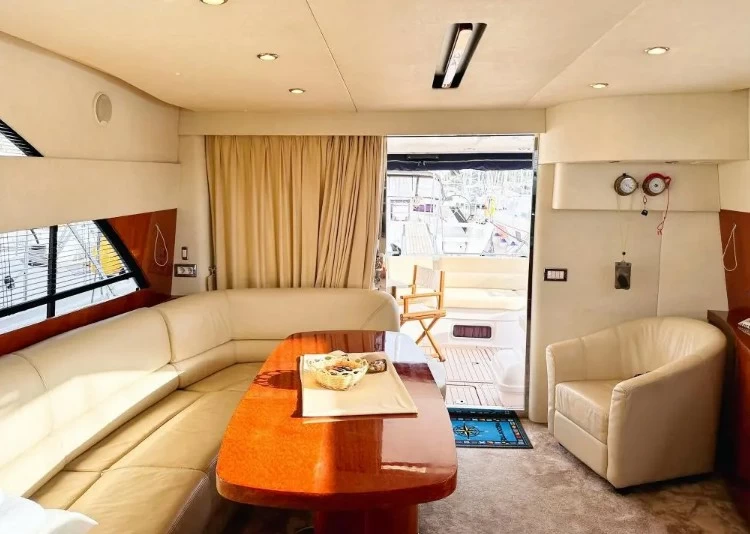 菲尔兰(Fairline)Phantom50二手飞桥游艇沙龙