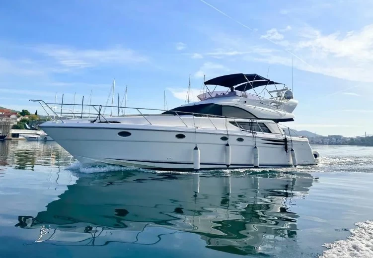 菲尔兰(Fairline)Phantom50二手飞桥游艇
