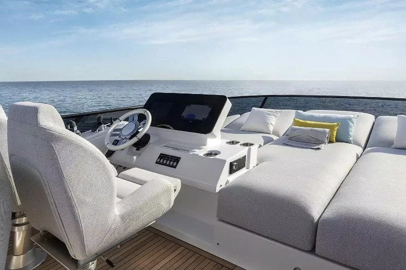 阿兹慕游艇(Azimut)53