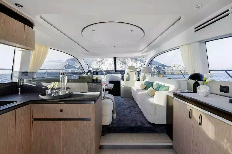 阿兹慕游艇(Azimut)53