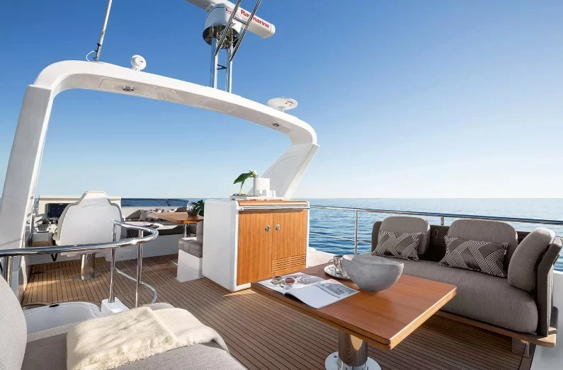 阿兹慕(Azimut)50游艇