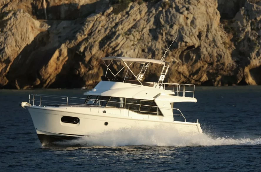 博纳多(Beneteau)思乐35拖网飞桥游艇