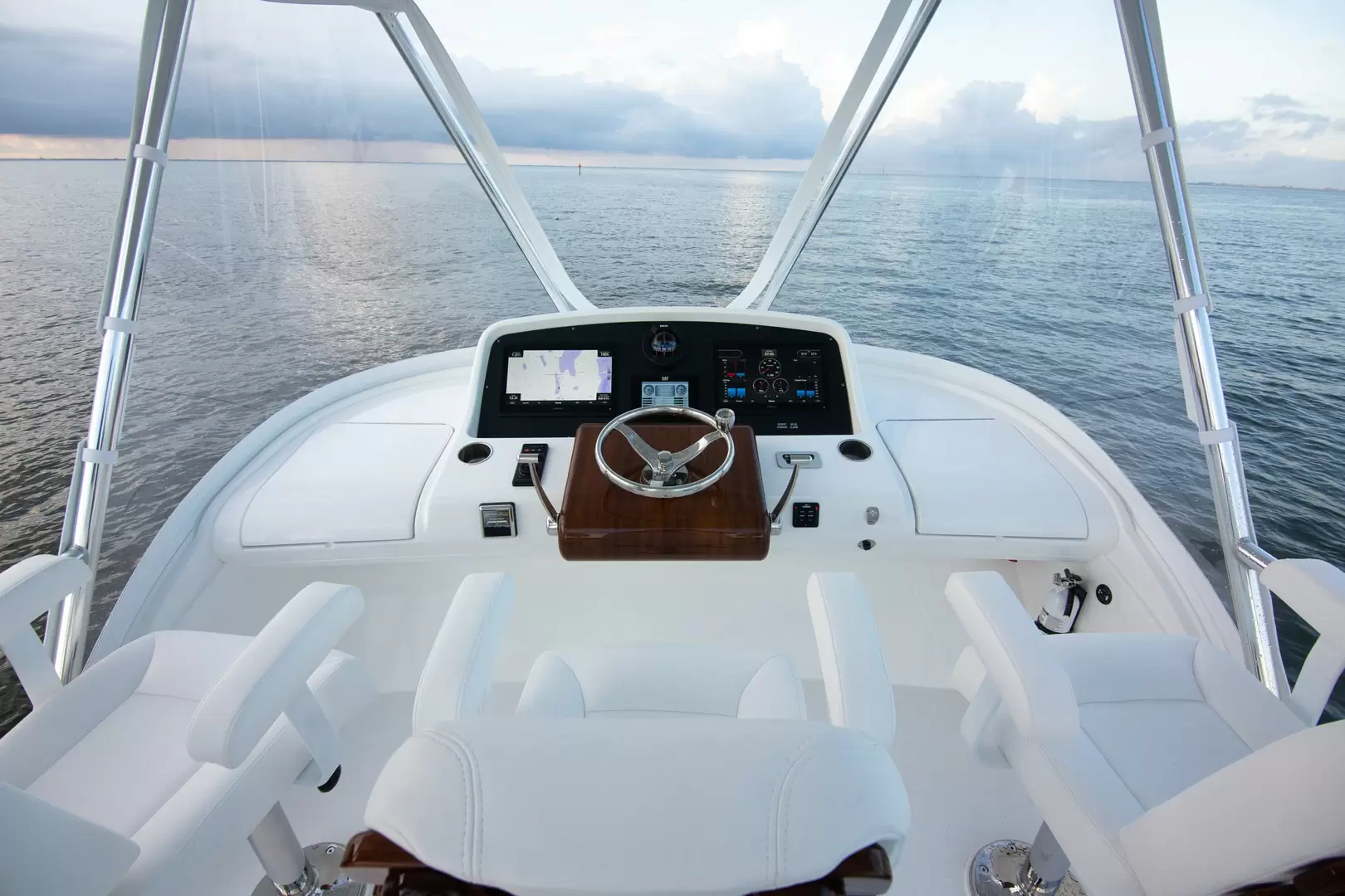 拜泰姆（Bertram）35 FLYBRIDGE