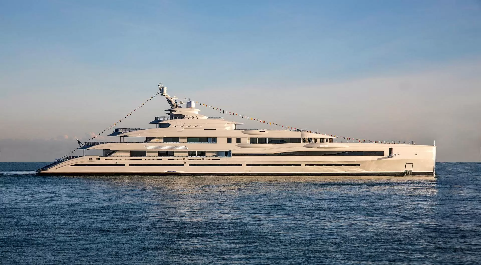 贝尼蒂（Benetti）FB277 M-Y LANA