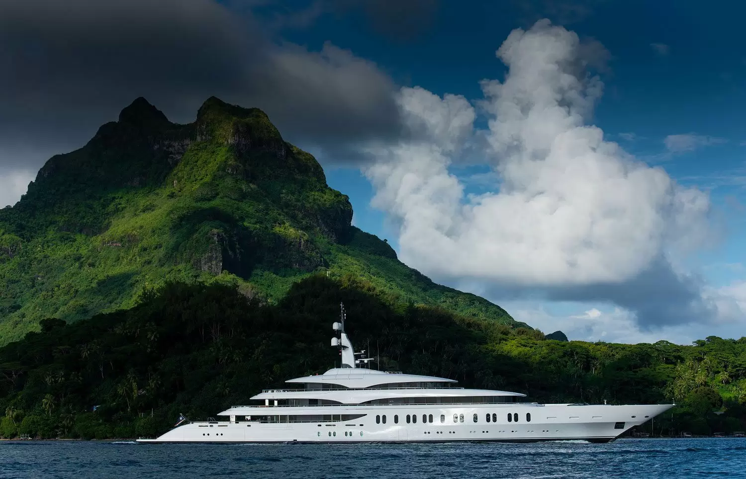 贝尼蒂（Benetti）FB275 M-Y IJE