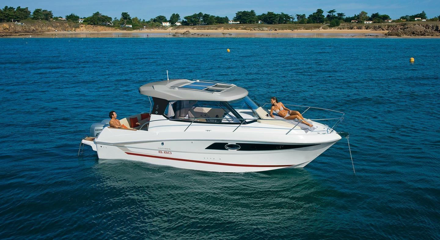 博纳多（Beneteau）安海仕8.80