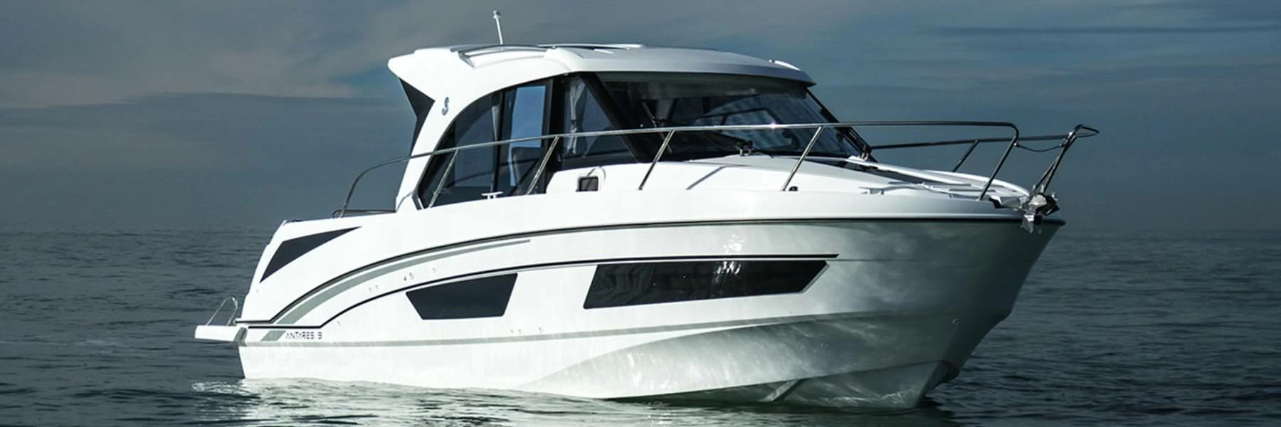 博纳多（Beneteau）安海仕 9 OB