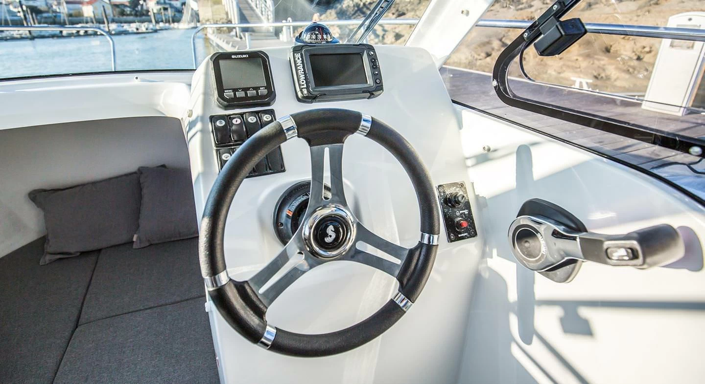 博纳多（Beneteau）安海仕6 OB