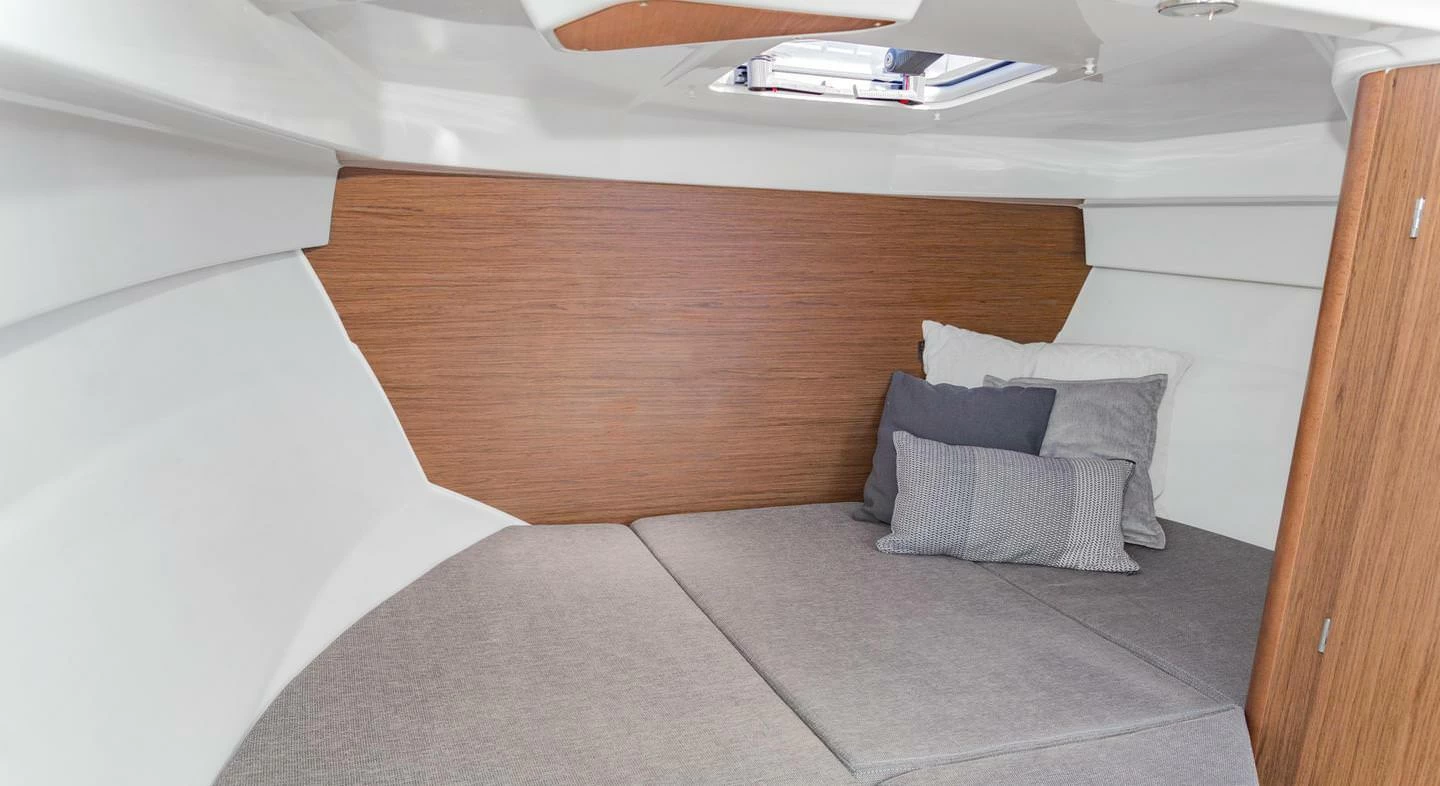 博纳多（Beneteau）安海仕 7 OB