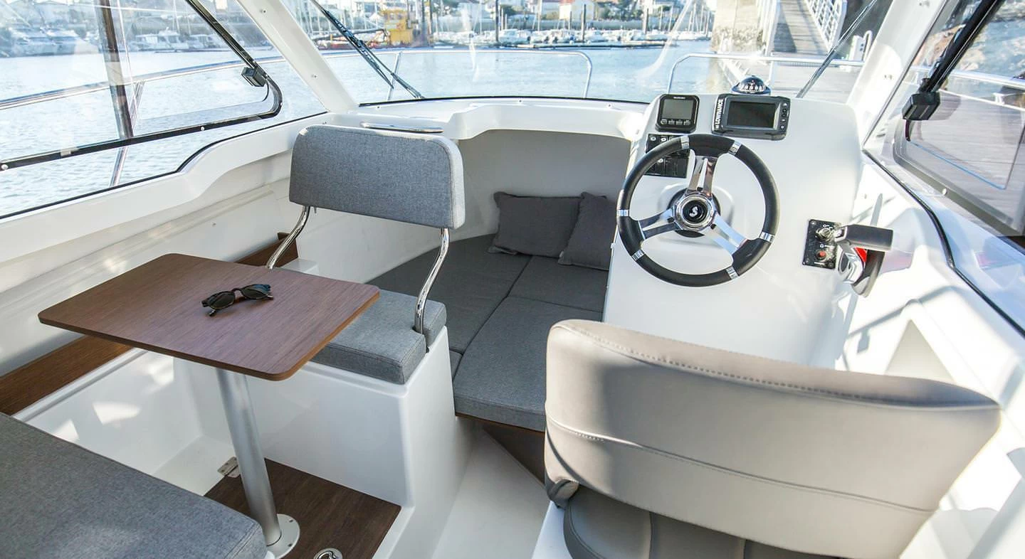 博纳多（Beneteau）安海仕6 OB