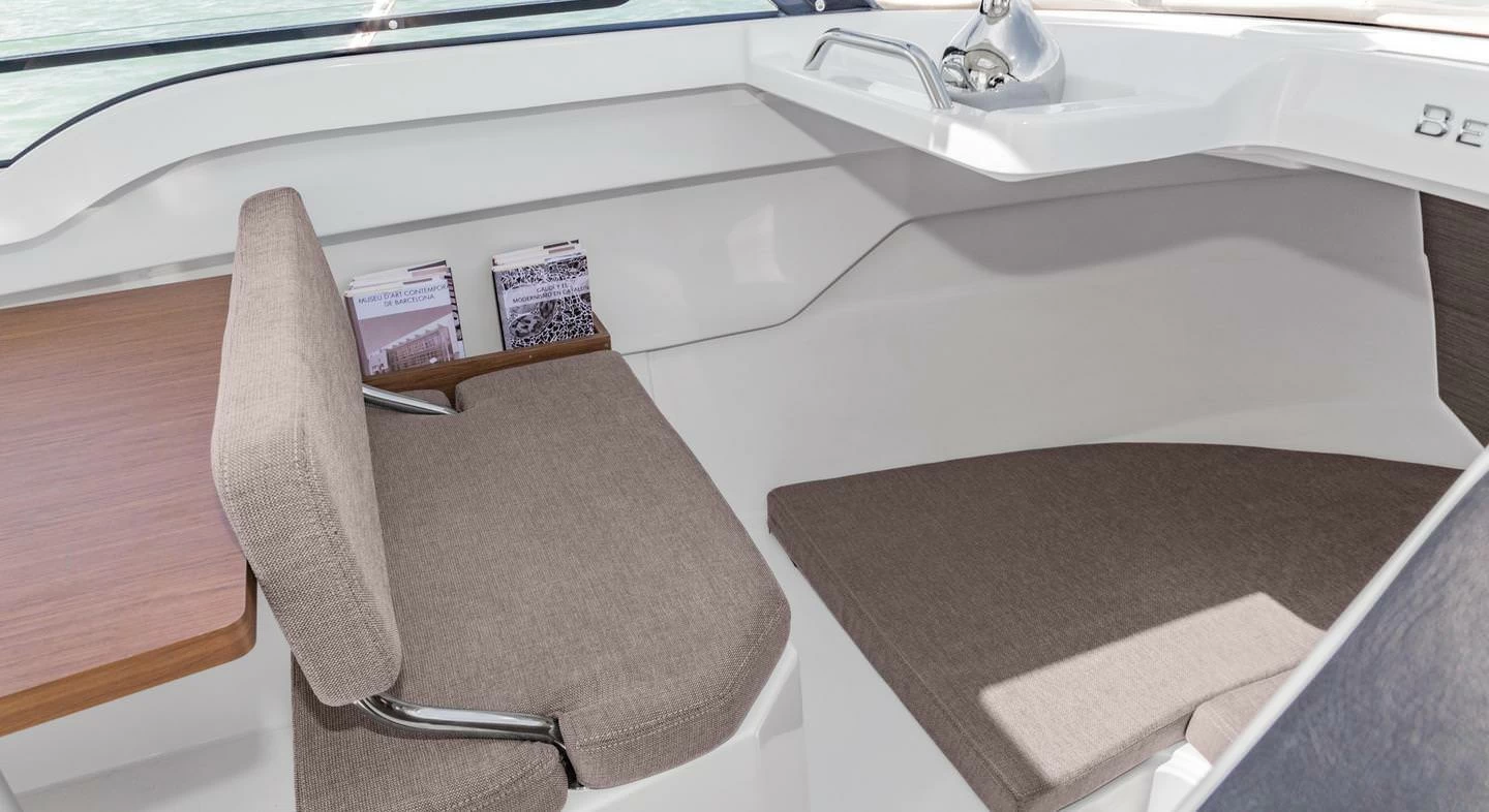博纳多（Beneteau）安海仕 7 OB