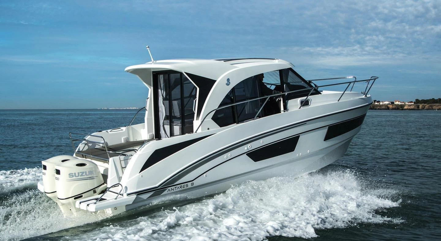 博纳多（Beneteau）安海仕 9 OB