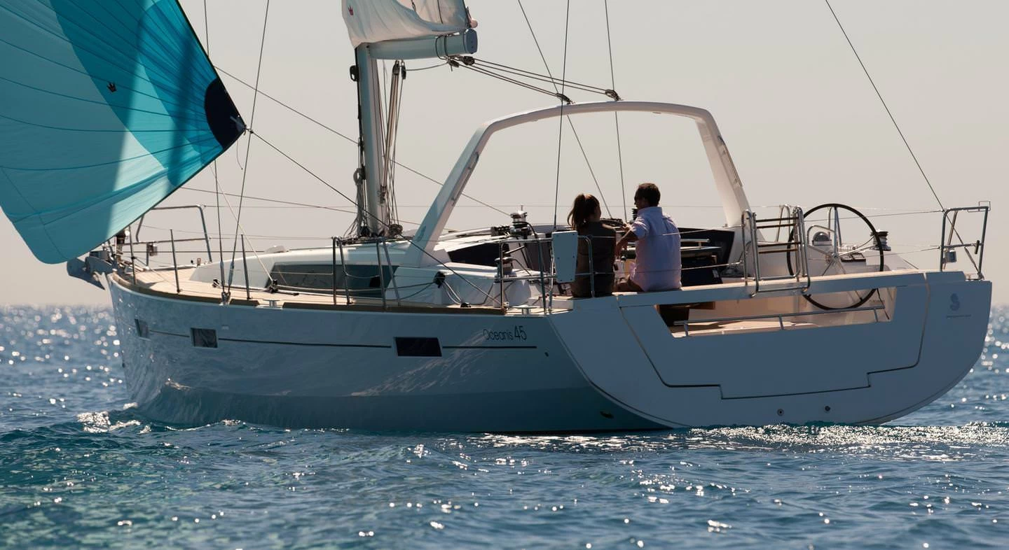 博纳多（Beneteau）遨享仕 45