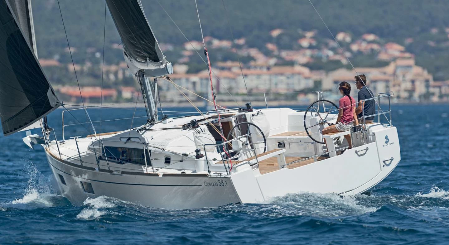 博纳多（Beneteau）遨享仕 38.1
