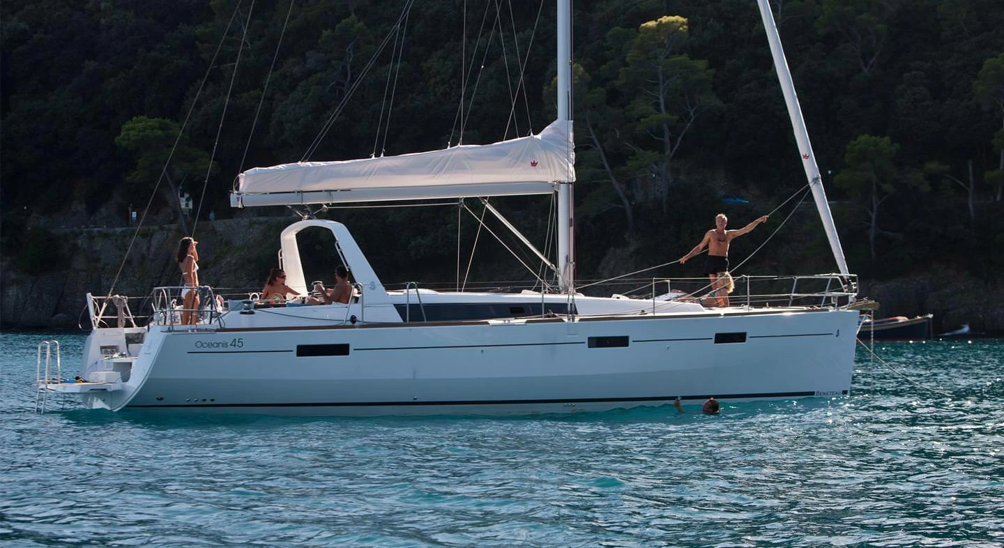 博纳多（Beneteau）遨享仕 45