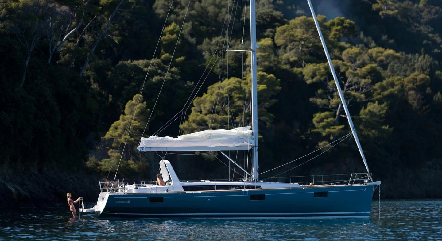 博纳多（Beneteau）遨享仕 48