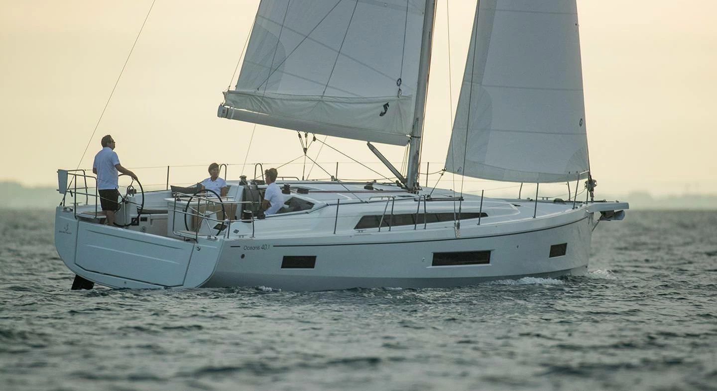 博纳多（Beneteau）遨享仕 40.1