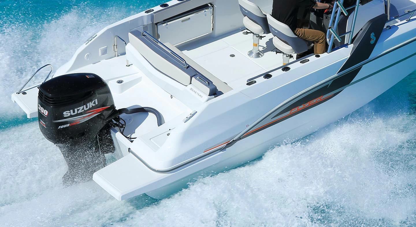 博纳多（Beneteau）飞扬7.7空间甲板型