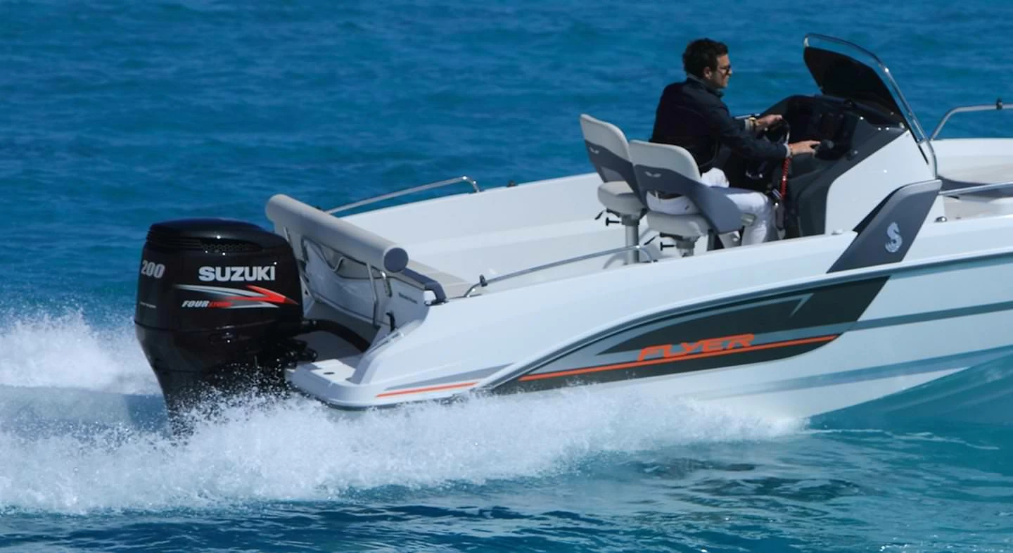 博纳多（Beneteau）飞扬 6.6 空间甲板型