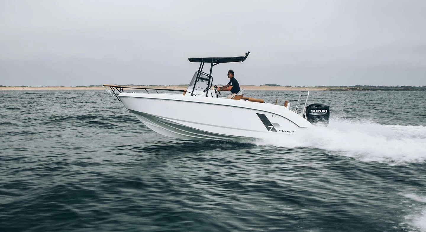 博纳多（Beneteau）飞扬 7 空间甲板型
