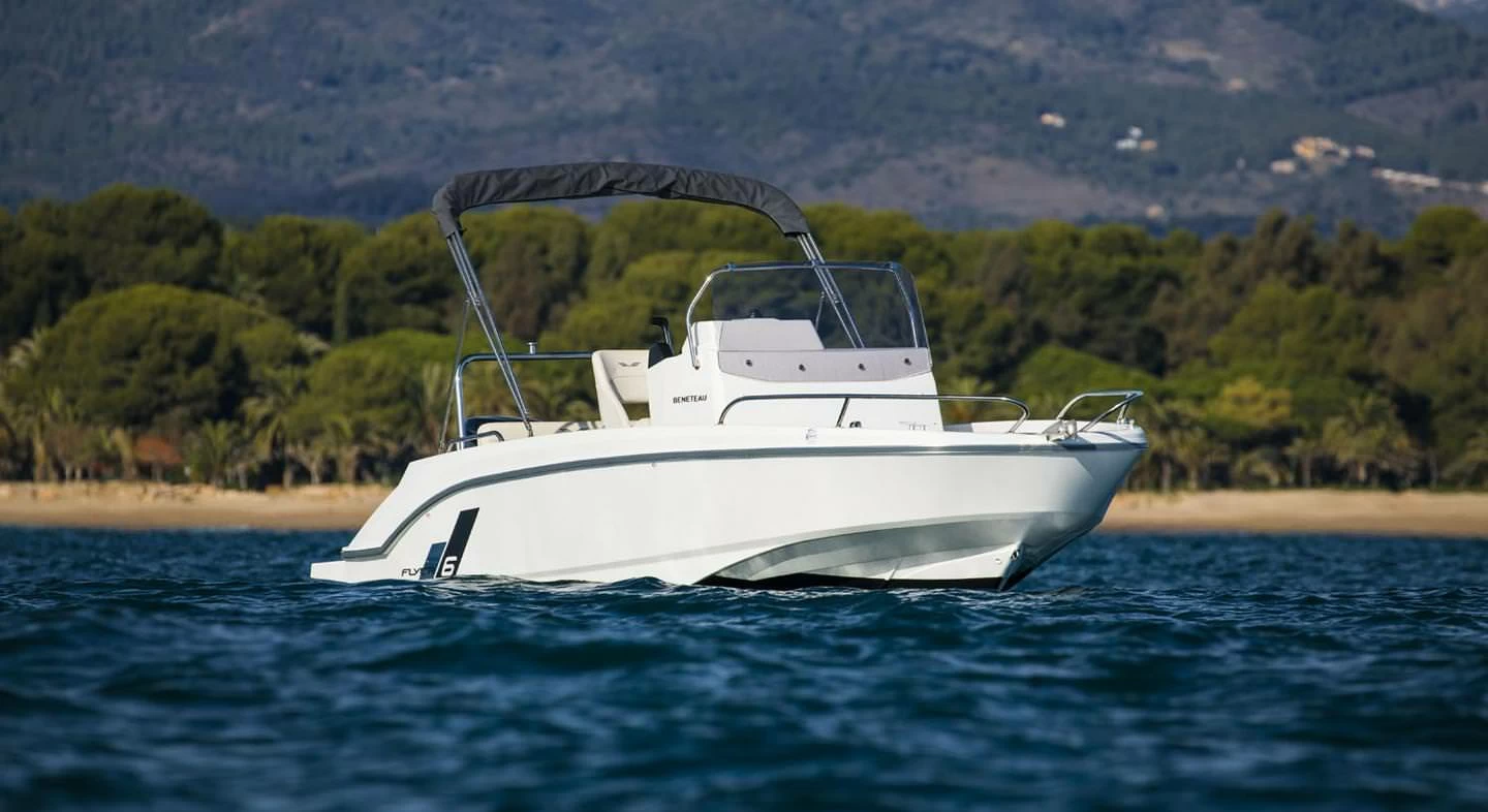 博纳多（Beneteau）飞扬 6 空间甲板型