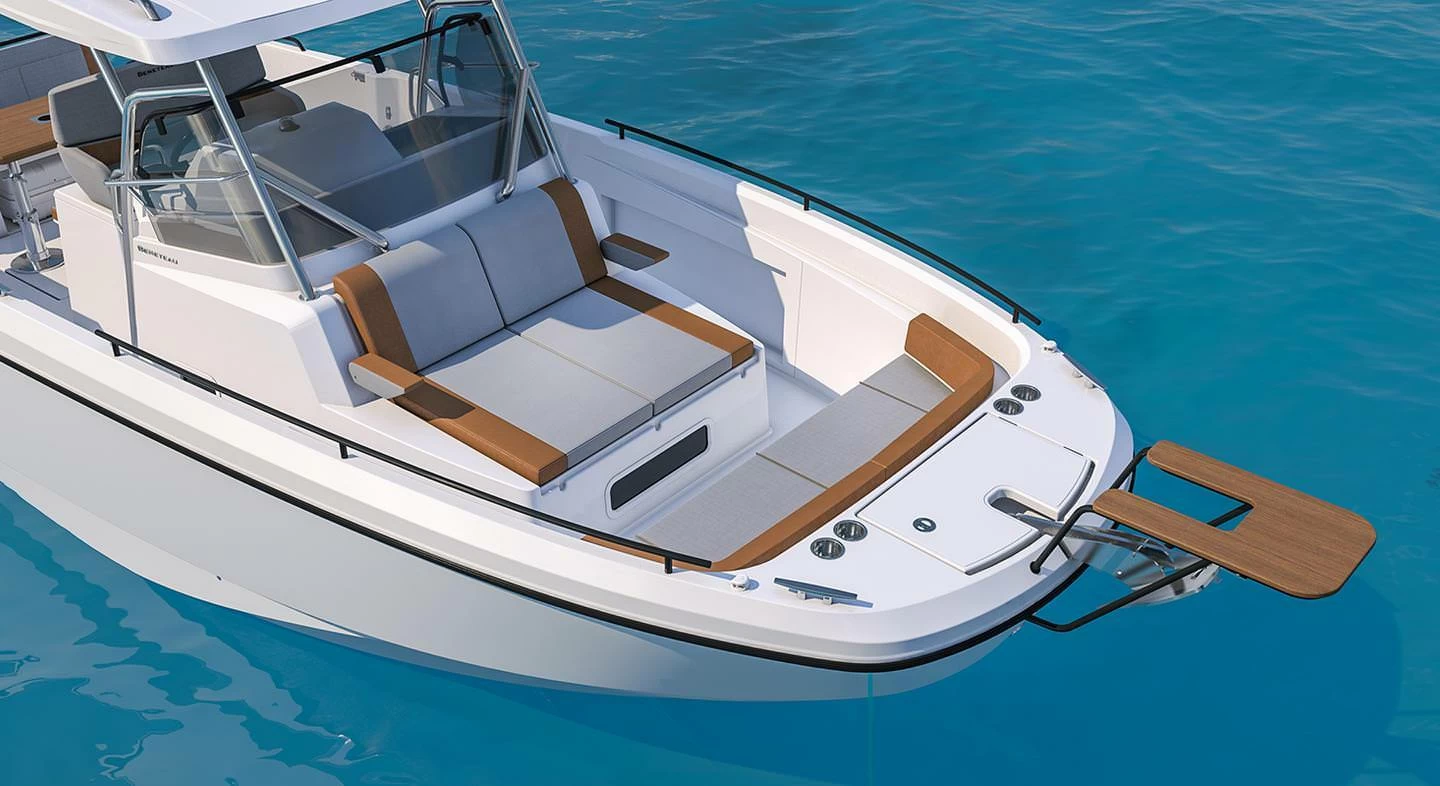 博纳多（Beneteau）飞扬 9 空间甲板型