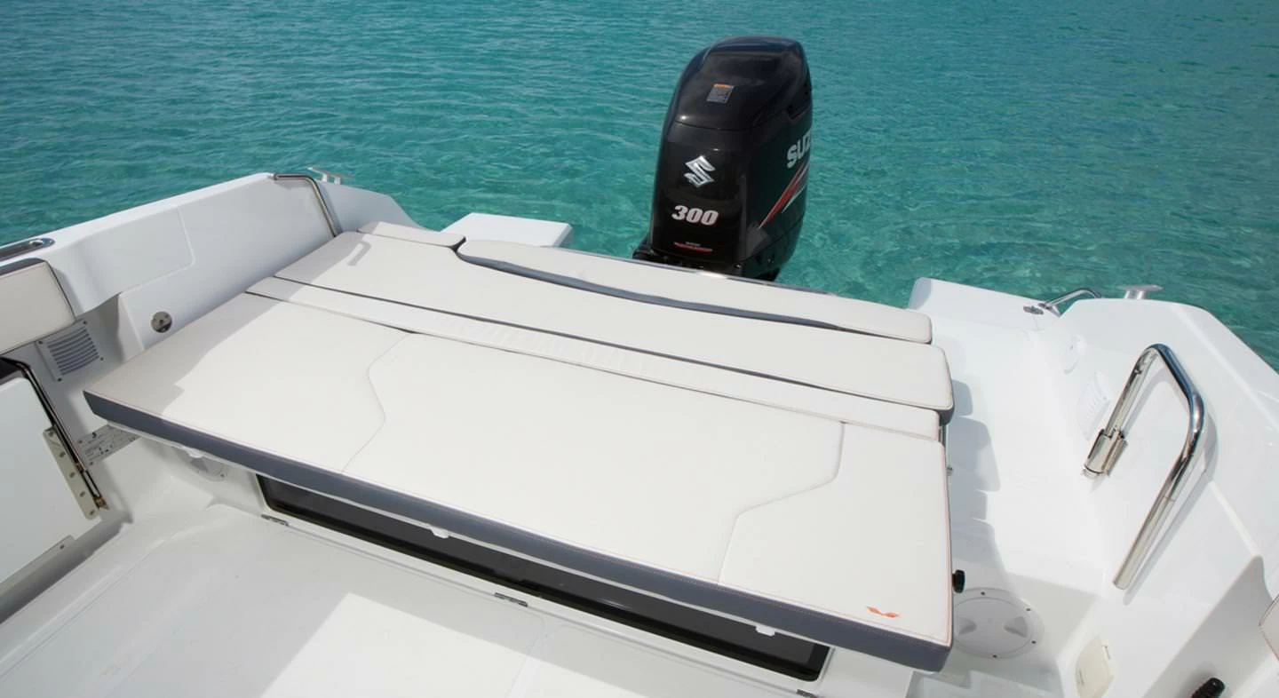 博纳多（Beneteau）飞扬7.7空间甲板型