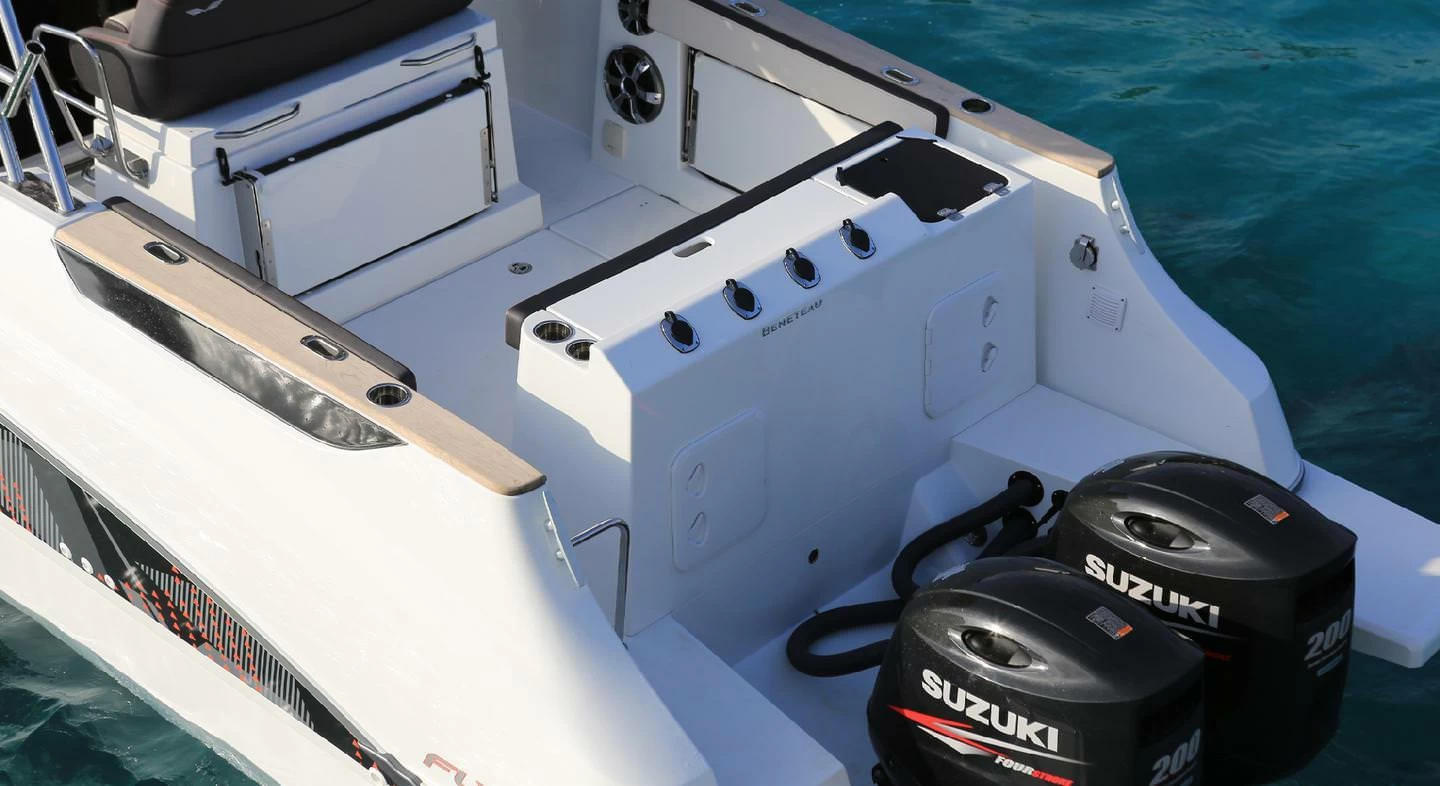 博纳多（Beneteau）飞扬8空间甲板型