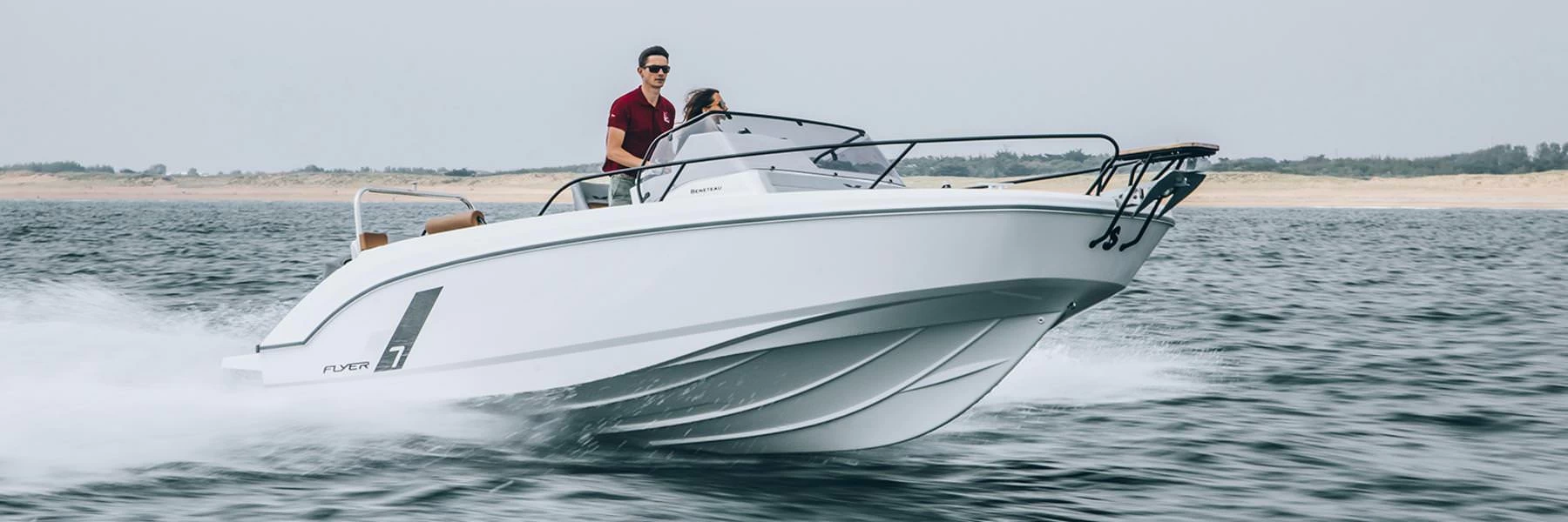 博纳多（Beneteau）飞扬 7 阳光甲板型