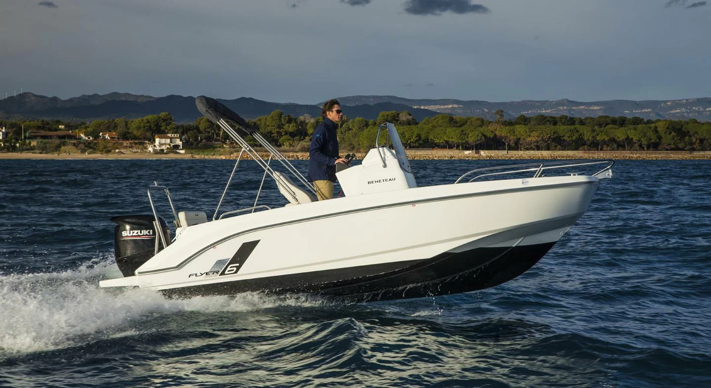 博纳多（Beneteau）飞扬 6 空间甲板型
