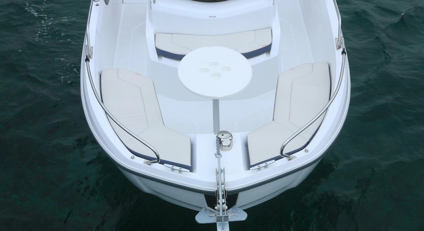 博纳多（Beneteau）飞扬 6.6 空间甲板型