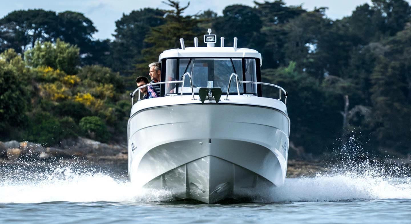 博纳多（Beneteau）巴拉可达 7