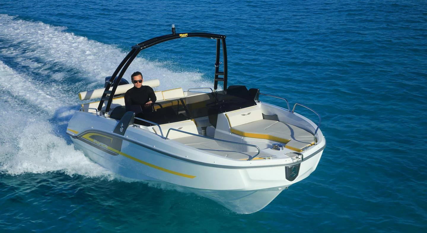 博纳多（Beneteau）飞扬6.6 运动甲板型