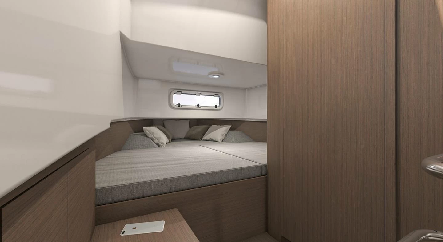 博纳多（Beneteau）飞扬 9 空间甲板型