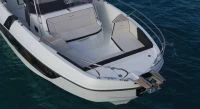 博纳多（Beneteau）飞扬8空间甲板型