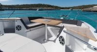 博纳多（Beneteau）飞扬8空间甲板型