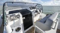 博纳多（Beneteau）飞扬 9 阳光甲板型
