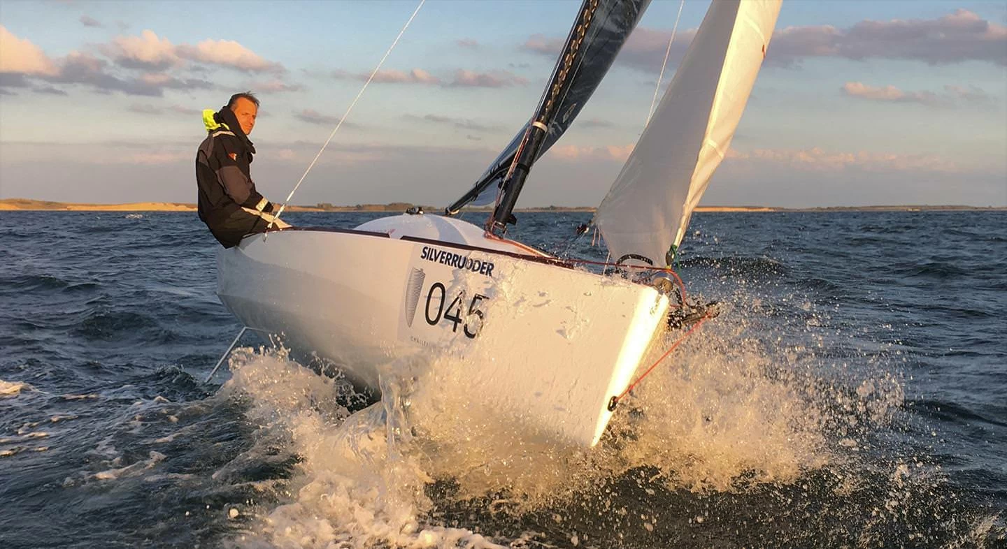 博纳多（Beneteau）锋仕 18 SE