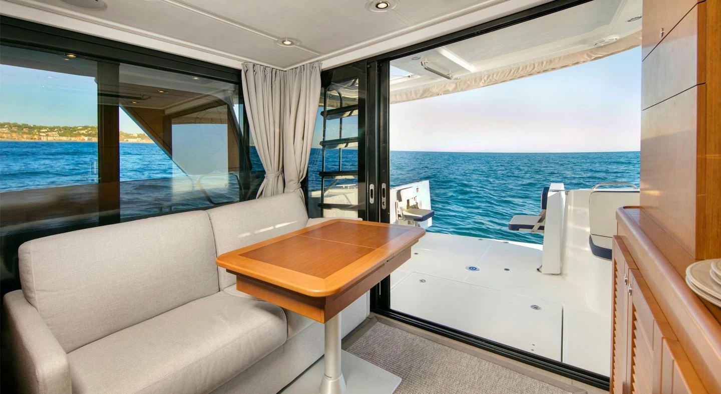 博纳多（Beneteau）思乐35