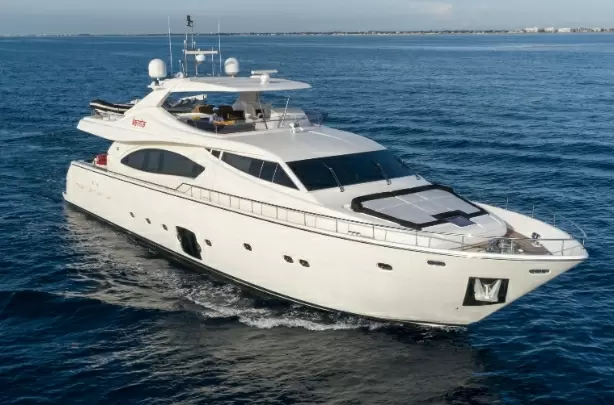法拉帝(Ferretti) 88,二手价:165万美元