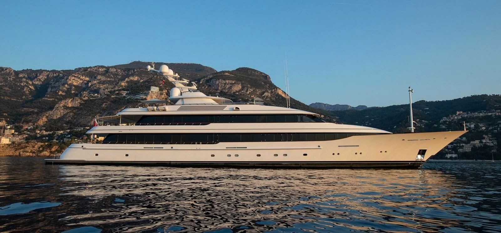 斐帝星（Feadship）Drizzle