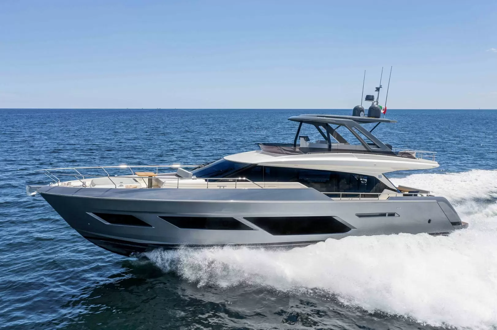法拉帝（Ferretti）720-1400