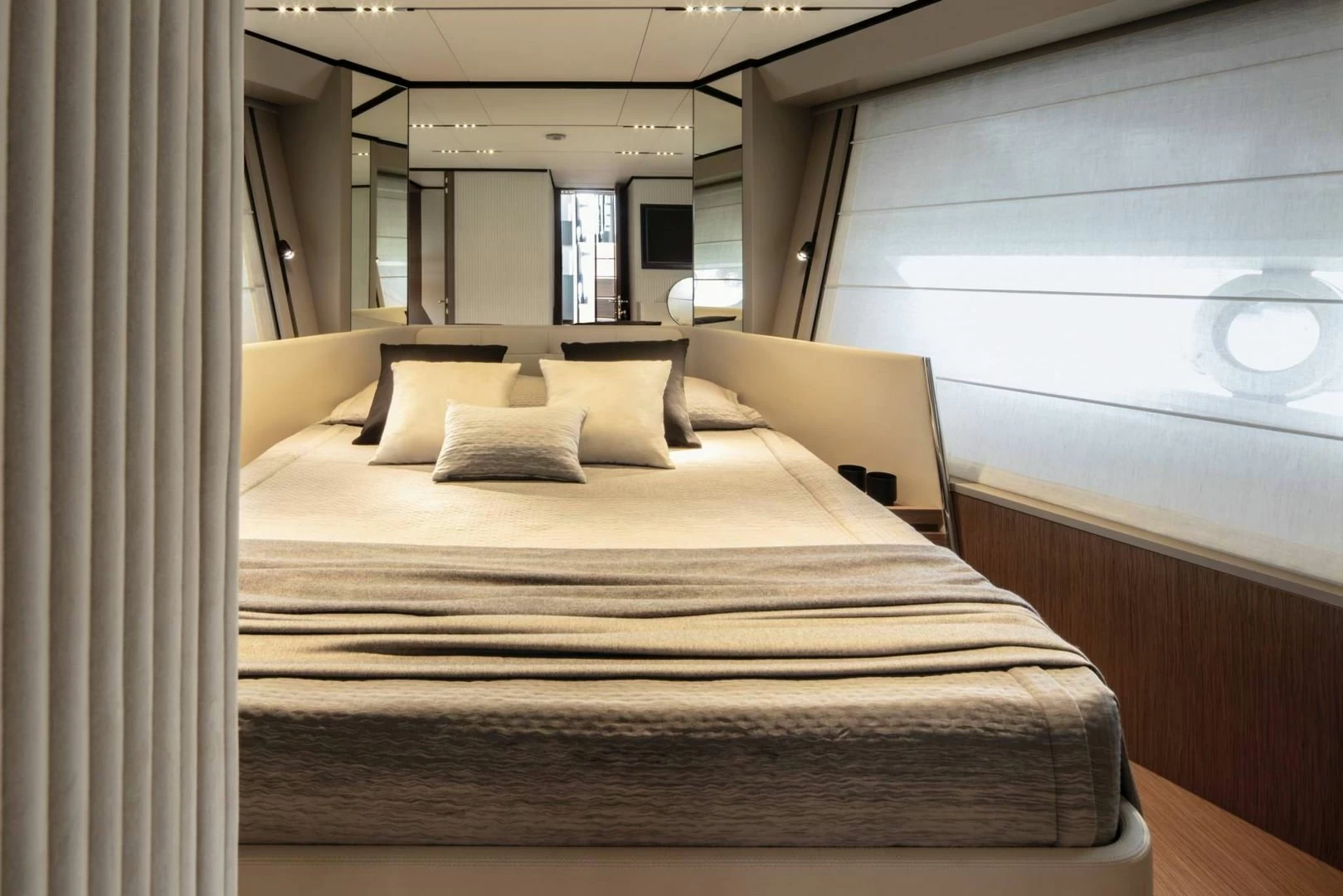 法拉帝（Ferretti）720-1400