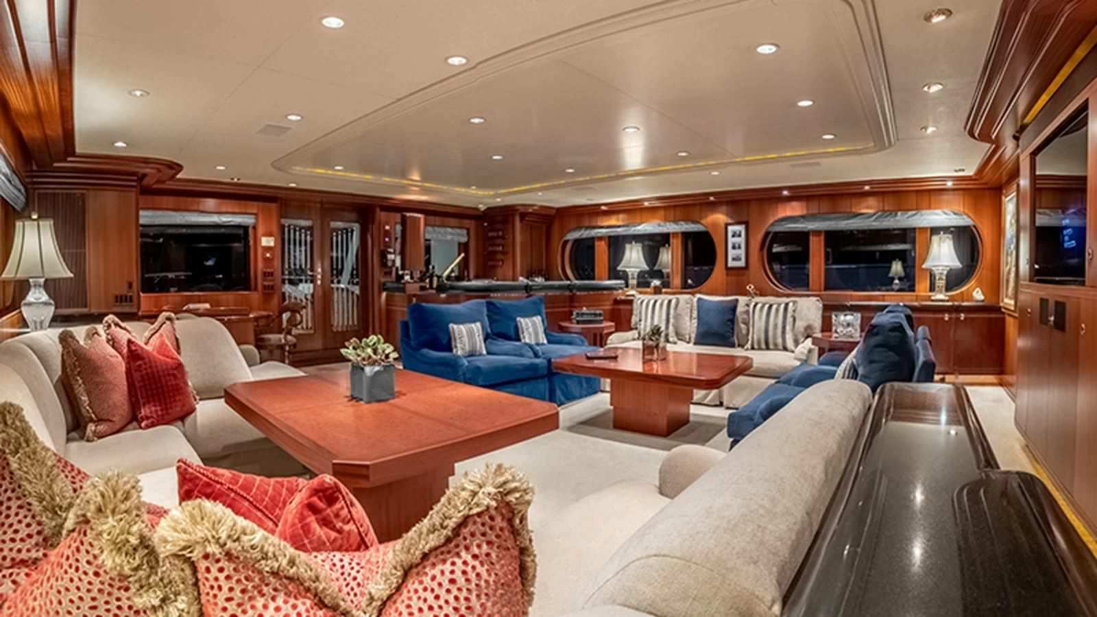 斐帝星（Feadship） Gallant Lady