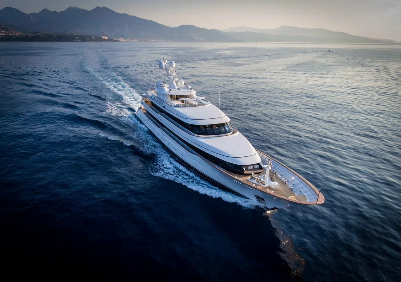 斐帝星（Feadship）Drizzle