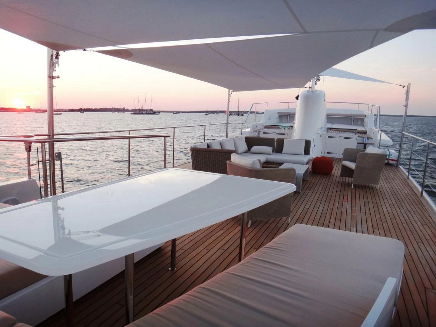 斐帝星（Feadship） Din-Dina