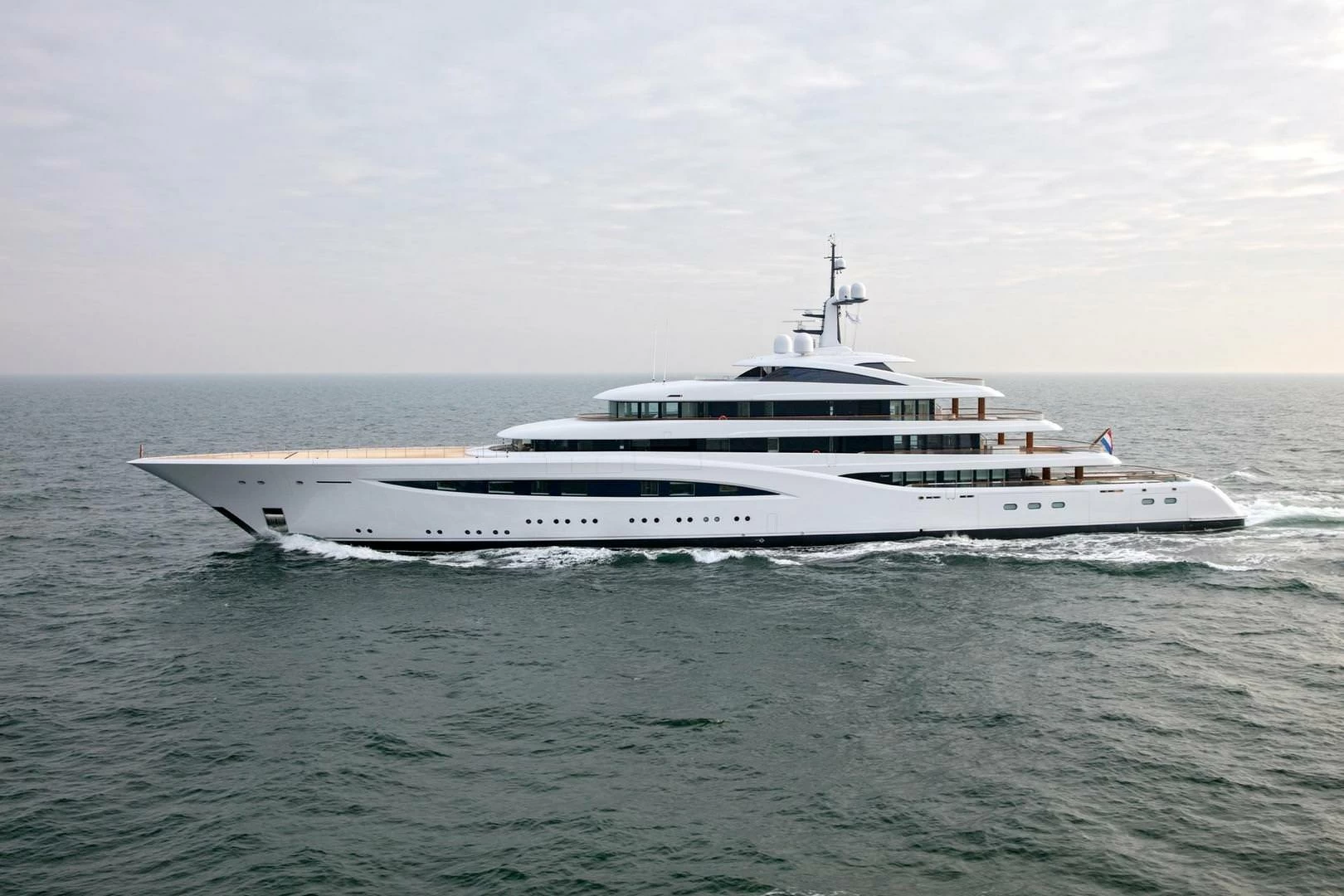 斐帝星 （Feadship）Faith