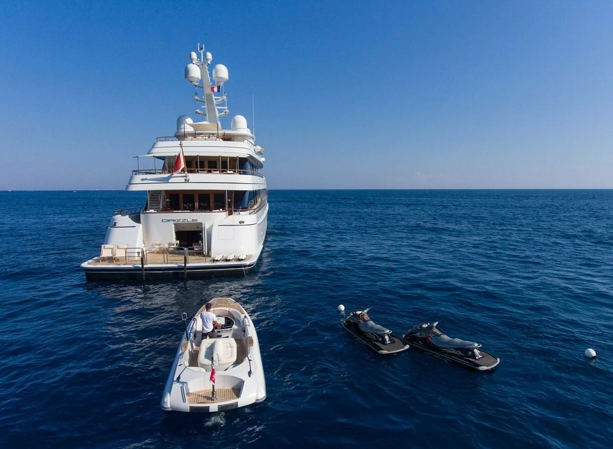 斐帝星（Feadship）Drizzle