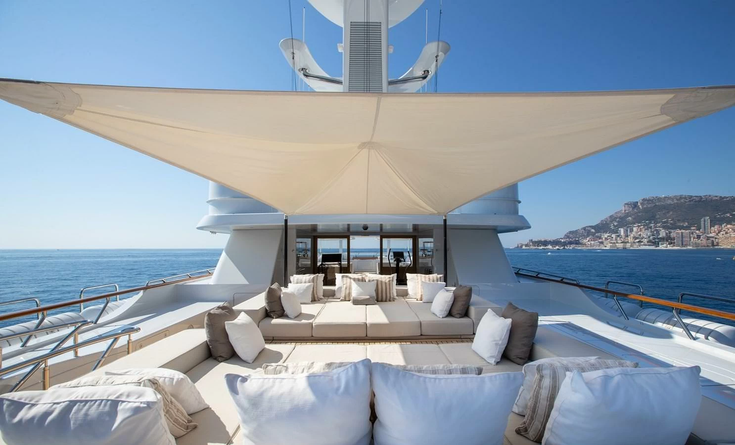 斐帝星（Feadship）Drizzle